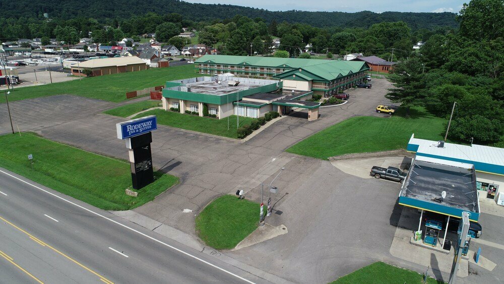 Rodeway Inn & Suites
