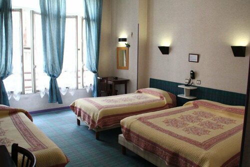 Hotel Saint Charles, Забронировать Отель Лурд Hautes-Pyrénées, рядом с Приходская церковь Сакре-Кёр
