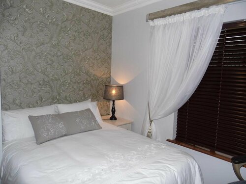 Bhotani Bed and Breakfast, Забронировать Отель «постель и завтрак» Порт-Элизабет Порт-Элизабет