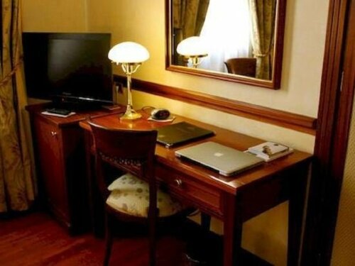 Phi Hotel Dei Medaglioni, Buchen Sie Hotel Correggio Emilia-Romagna