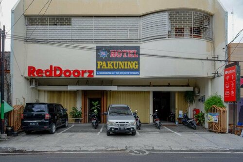 RedDoorz near Tugu Yogyakarta, Rezervovat Hotel Jetis hotely s parkováním, Parkování