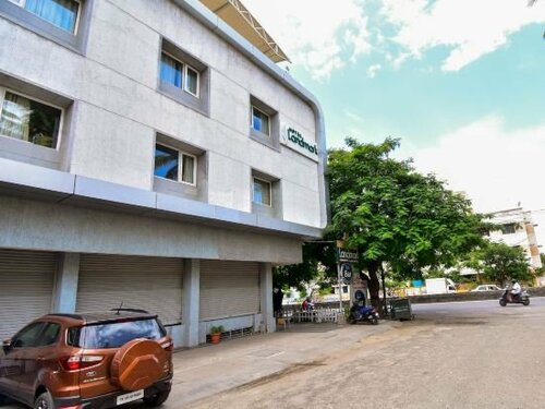 Hotel LandmarK Coimbatore, Забронировать Отель Гандипурам Коимбатур, рядом с Brookefields Mall