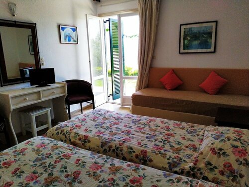Ionian View, Забронировать Отель Отели Острова Корфу с бассейном, Бассейн