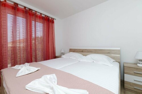 Apartments Seric, Забронировать Апартаменты/квартира Врбоска Остров Хвар