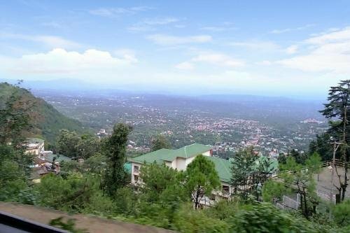 Nature Bloom Dharamshala Hotel and Resort, Забронировать Курортный отель Отели Джиа с бассейном, Бассейн