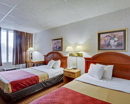 Edyn Hotel By Townhouse Wytheville US 52, Забронировать Отель Отели Уайтевилл с бассейном, Бассейн