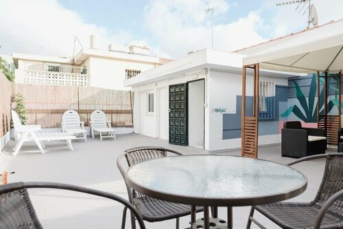 Tenerife Experience Hostel, Забронировать Хостел Санта-Крус-де-Тенерифе Тенерифе, рядом с Quirónsalud Tenerife Hospital