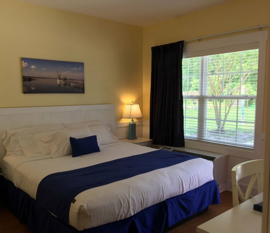 Topsail Shores Inn