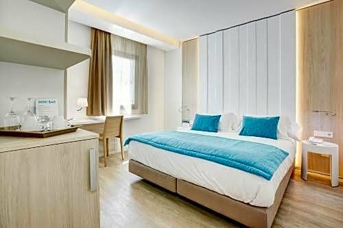 La Goleta Hotel de Mar, Забронировать Отель Отели Sierra de Tramuntana с парковкой, Парковка