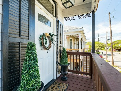 1821 Pleasure Pier Cottage - 1 Br cottage by RedAwning, Book Feriehus Galveston Houston
