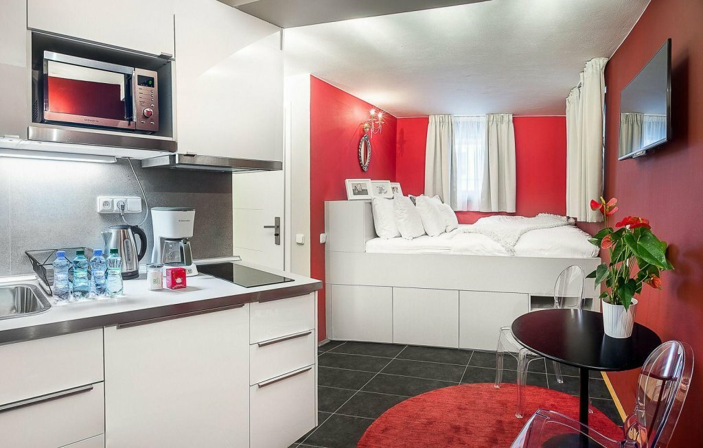 4 Arts Suites