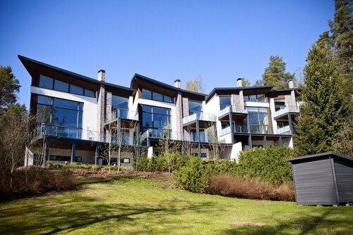 Pescator Villas, Buchen Sie Villa Hotels in Tuusula mit Parkplatz, Parkplätze
