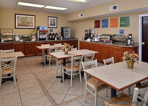 Comfort Inn Hanford, Varaa Hotelli Hanford Kalifornia