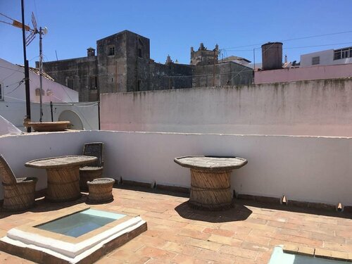 House With 3 Bedrooms in Tarifa, With Wonderful City View, Furnished Terrace and Wifi Near the Beach, Забронировать Отель Отели Los Alcornocales Natural Park с парковкой, Парковка