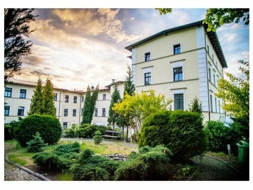 Hotel Fenix, Забронировать Отель Еленя-Гура Нижнесилезское воеводство, рядом с Железнодорожный вокзал Еленя-Гуры