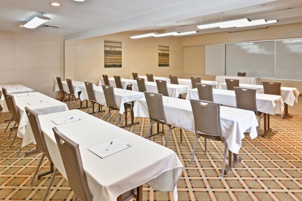 Holiday Inn Express Detroit-Warren