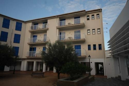 Hotel Octavia, Забронировать Отель Отели Кадакес с парковкой, Парковка