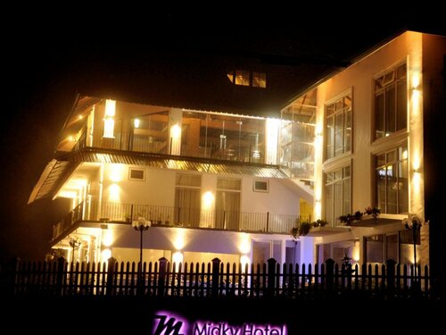 Midky Hotel, Забронировать Отель Отели Округа Галле с парковкой, Парковка