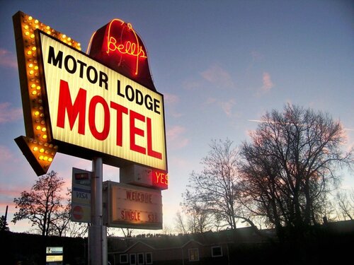 Bells Motor Lodge Motel - Spearfish, Забронировать Мотель Спирфиш Black Hills National Forest