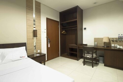 Reddoorz Rooms @ Thamrin City, Boek Hotel Cilandak Jakarta