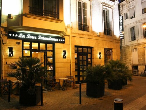Hôtel La Tour Intendance, Забронировать Отель Отели Бордо с парковкой, Парковка