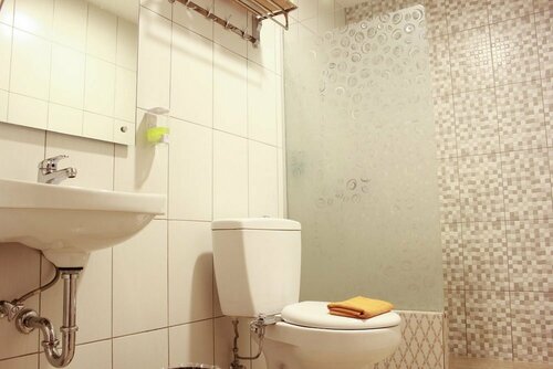 RedDoorz Premium near Bandung Station, Reservar Hotel Hotéis baratos em Bandung, perto de Stasiun Hall Bus Terminal