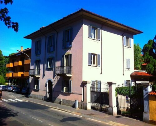 B&B La Gare Fiera 11 mins by train, Rezervasyon Bed and Breakfast Magenta Lombardiya