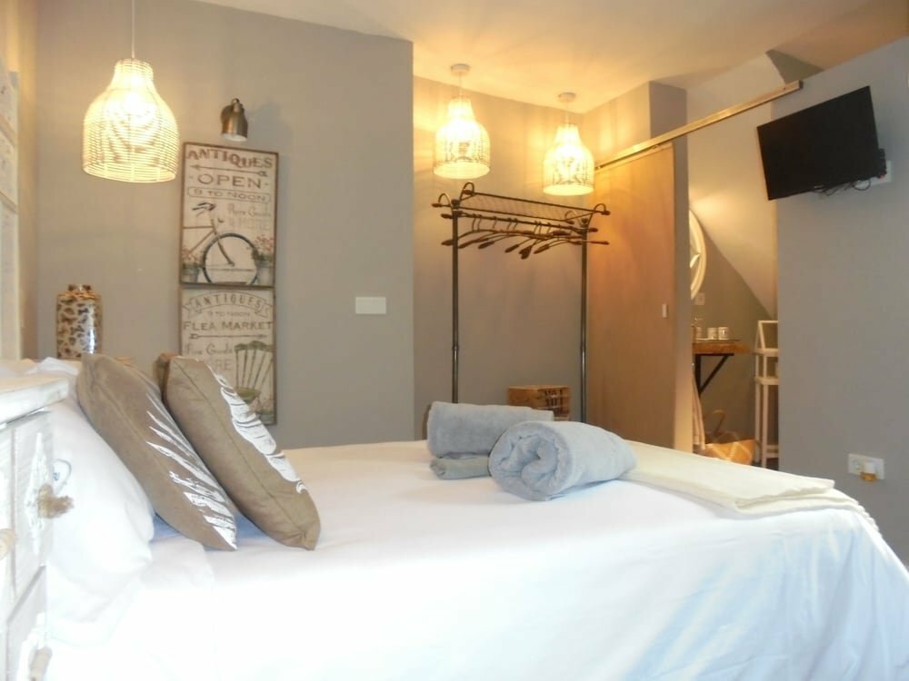 Hostal Tak