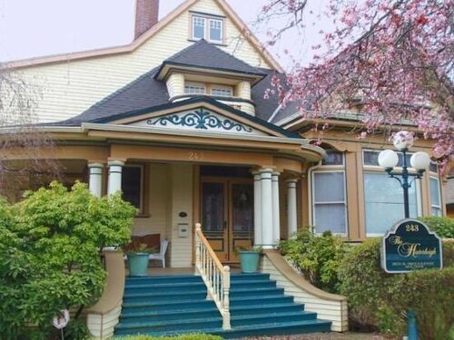 Haterleigh Heritage Inn, Забронировать Отель Виктория South Vancouver Island, рядом с Holland Point Park