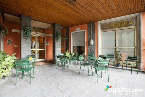 Hotel Vittoria, Забронировать Отель Отели Генуи с парковкой, Парковка