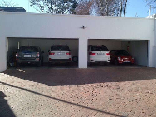 77 on 8th Self Catering, Prenota Affittacamere Rosebank 