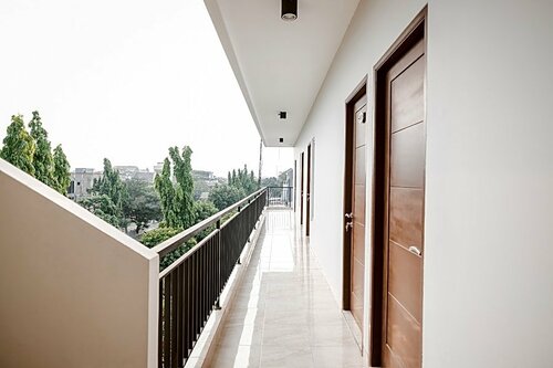 RedDoorz near Taman Palem, Reserva ahora Hostal o pensión Yakarta Provincia de Yakarta
