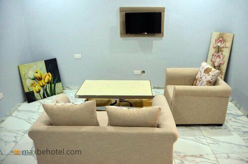 Maxbe Continental Hotel, Prenota Hotel Hotel a Enugu con parcheggio, Parcheggio