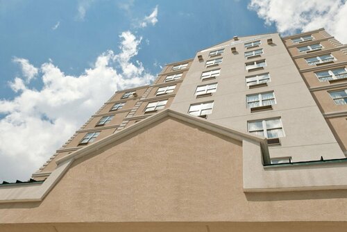 Comfort Inn & Suites near JFK Air Train, Забронировать Отель Джамейка Куинс, рядом с MediSys Richmond Hill- Family Practice Center