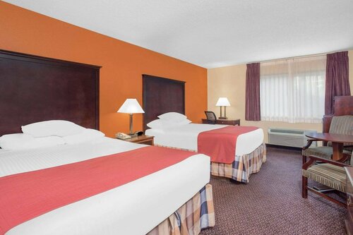 Ramada by Wyndham Waupaca, Réserver Hôtel Hôtels à Wisconsin avec piscine, Piscine