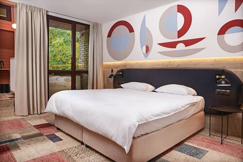 Forest Hotel, Забронировать Отель Звежинец Балице