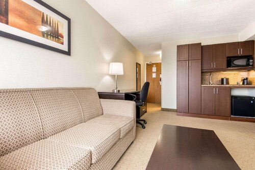 Comfort Inn Airport West, Забронировать Отель Миссиссога Greater Toronto Area