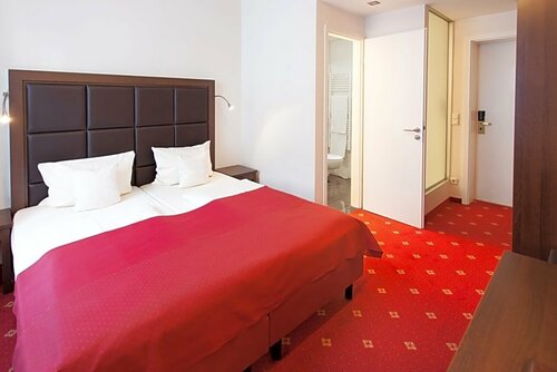 National Hotel, Забронировать Отель Франкфурт-на-Майне земля Гессен, рядом с Die Komodie