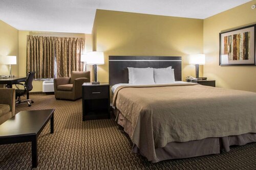 Quality Inn & Suites Sun Prairie, Book Hotel Wisconsin hoteller med pool, Swimmingpool