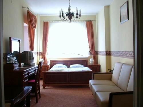 Hotel Regius, Забронировать Отель Отели Опольского воеводства с парковкой, Парковка