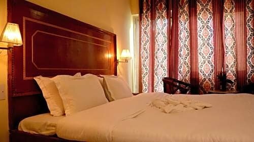 Hotel Zen, Забронировать Отель Отели Кхаджурахо по системе «всё включено», Всё включено