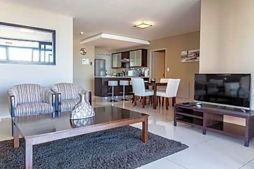Aquarius Luxury Suites, Reservar Hotel Hotéis em Bloubergstrand com piscina, Piscina