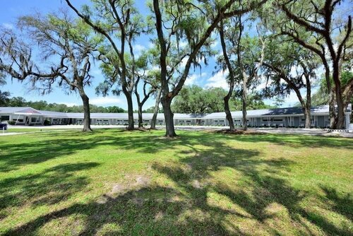 Sun Plaza Motel, Buchen Sie Motel Silver Springs Florida