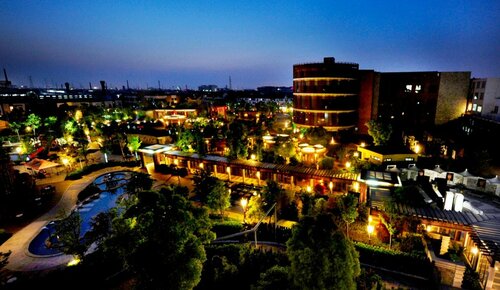 Suzhou Phoenix Hotspring Resort, Rezerwuj Ośrodek wypoczynkowy Zhangjiagang Jiangsu