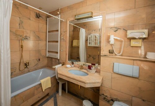 Hotel Palais Porcia, Забронировать Отель Клагенфурт-ам-Вёртерзе Вертер-Зе, рядом с Музей cовременного искусства