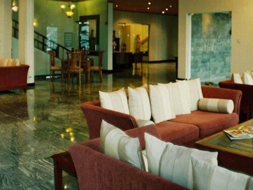 Randholee Resort & Spa, Забронировать Курортный отель Отели Канди по системе «всё включено», Всё включено