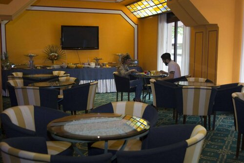 Hotel Giglio, Забронировать Отель Отели Монтекатини-Терме с парковкой, рядом с Терма Леопольдина, Парковка