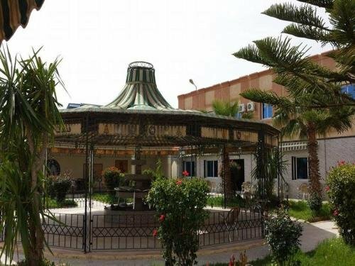 Motel Paris Dakar, Брондау Мотель Selouane Oriental