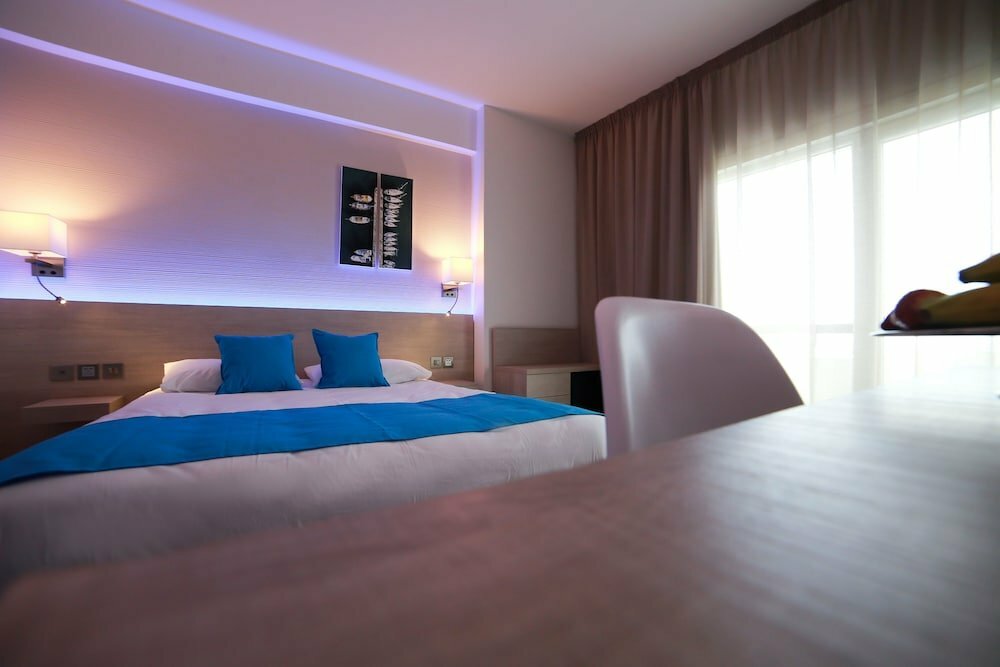 Les Palmiers Beach Hotel