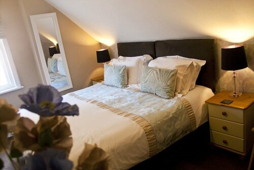The Sherwood, Rezervați Bed and Breakfast Hoteluri de 3 stele în Merseyside, 3*